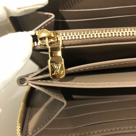 Authentic Louis Vuitton Coussin Monogram  Embossed Lambskin Leather Zippy Wallet - Picture 5 of 16